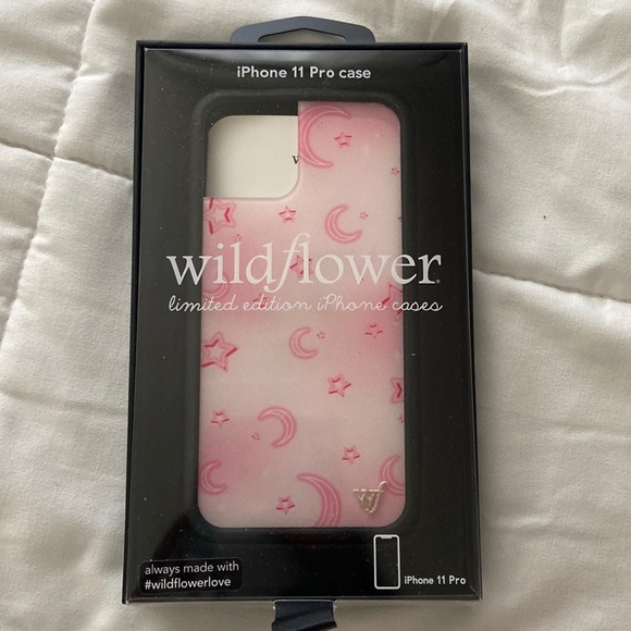 This is an iPhone 11 Pro wildflower phone case - Picture 1 of 5